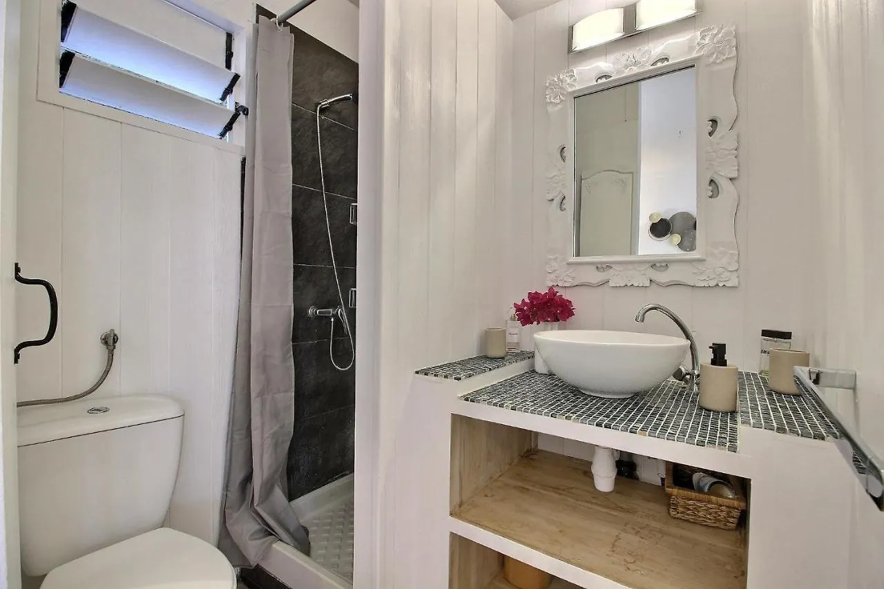 Ty Paradis Sainte-Anne Apartment