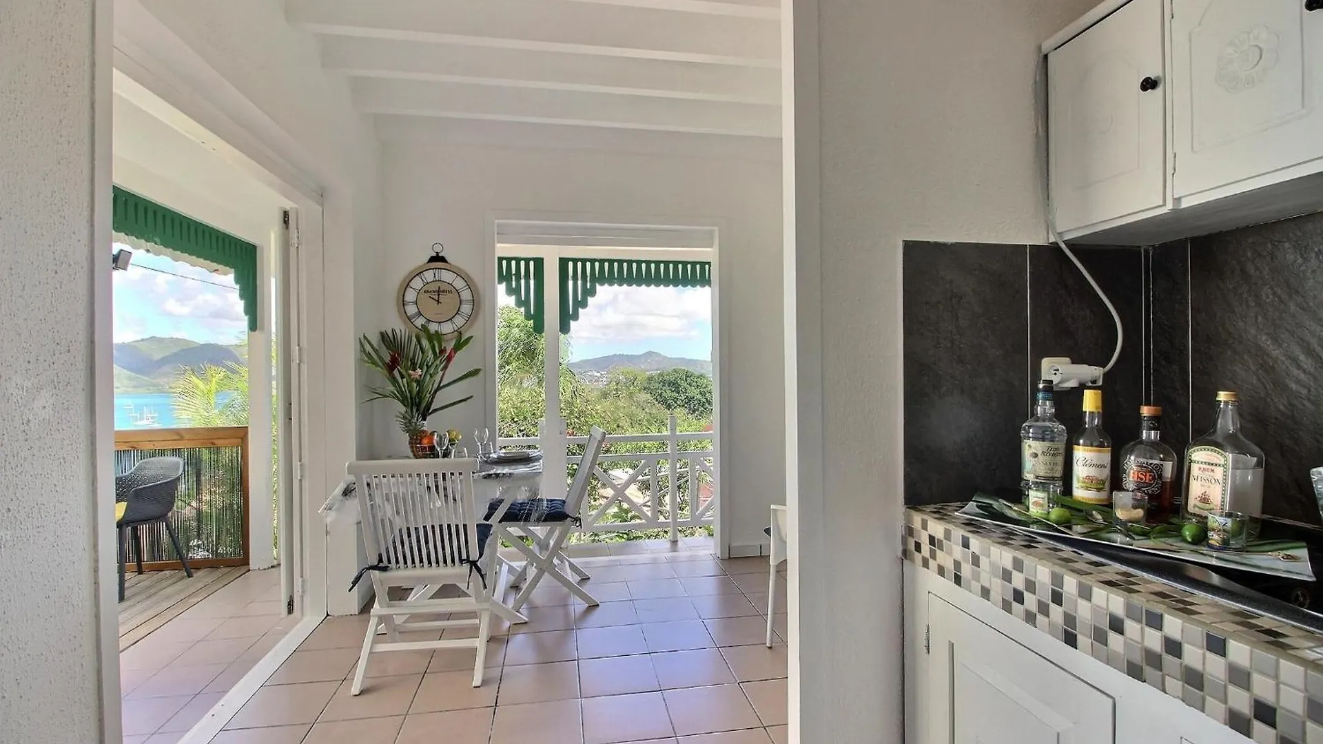 Ty Paradis Sainte-Anne Apartment
